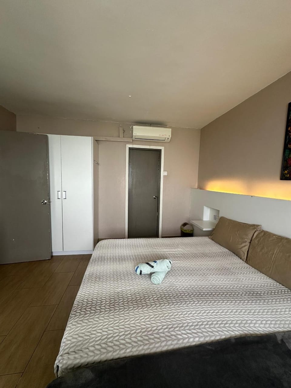 Bed, Bedroom, air conditioner
