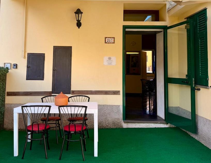 Property building, Garden, Inner courtyard view
