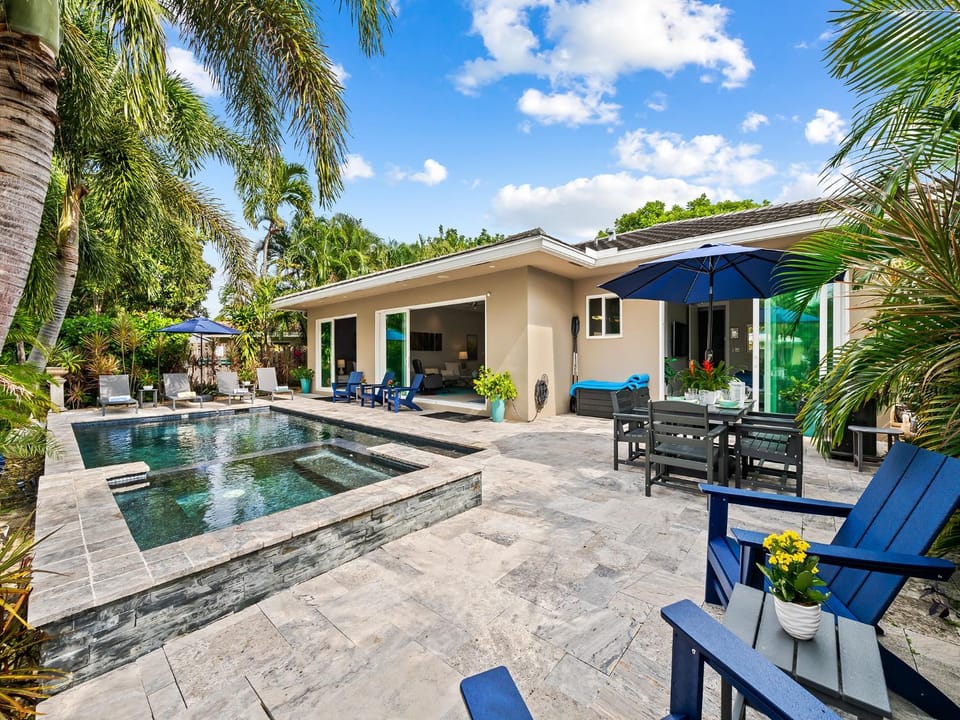 Heated Pool Modern Spacious Waterway Home Offering Comfort Style and Total Relaxation House in Wilton Manors