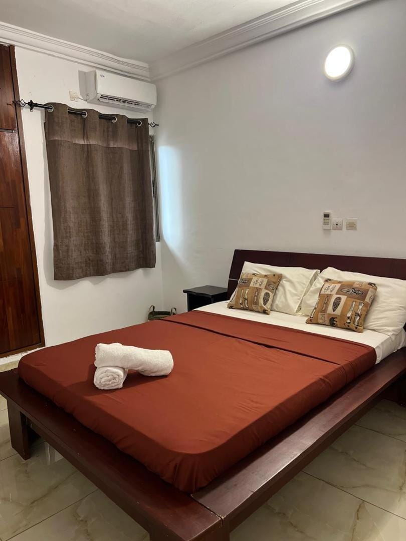 Appartement confort et traversant, Cocody Bonoumin Apartment in Africa