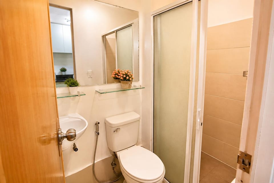 Symfoni Nichols Property with Spacious Balcony Apartment in Cebu City
