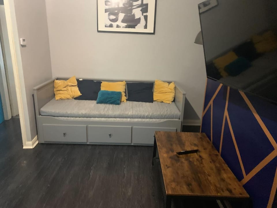 Tudors eSuites Stylish 1 Bedroom Spacious Apartment Apartment in Birmingham