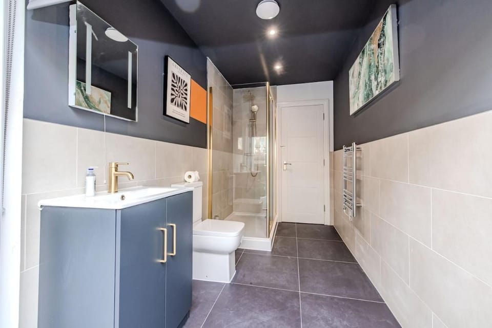 Beautiful One Bedroom Next to Brighton Beach With Sunny Balcony Apartment in Hove