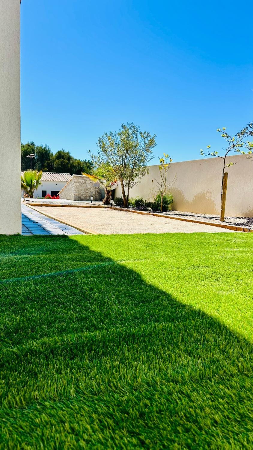 Villa contemporaine avec piscine en Provence Villa in Rognes