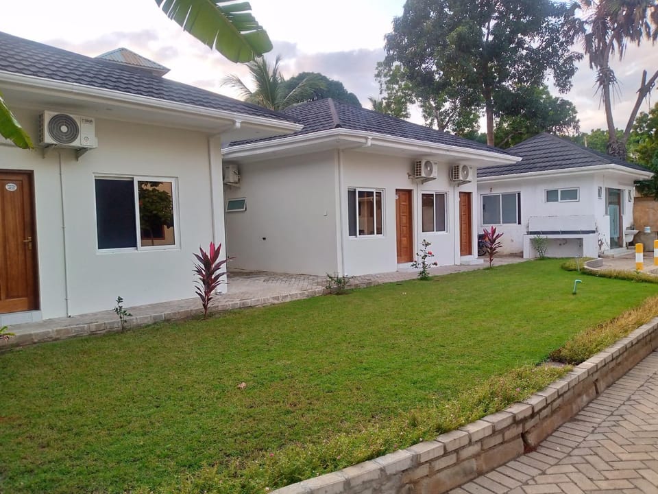 Ruth's Studio Darad Apartment in Diani Beach