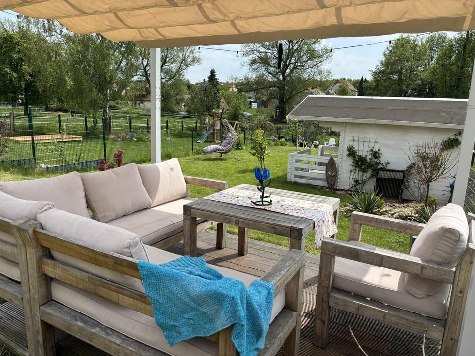 Garden, Seating area