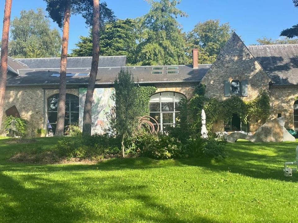 Loft de charme au milieu de la nature avec piscine Apartment in Île-de-France