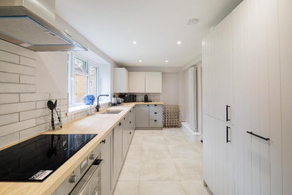 Kitchen or kitchenette, kitchen, kitchen