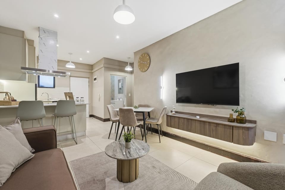 Communal lounge/ TV room, TV and multimedia, Kitchen or kitchenette, Living room, Seating area, Dining area, Evening entertainment, kitchen