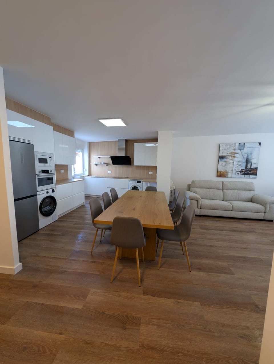 Kitchen or kitchenette, Living room, Dining area, oven