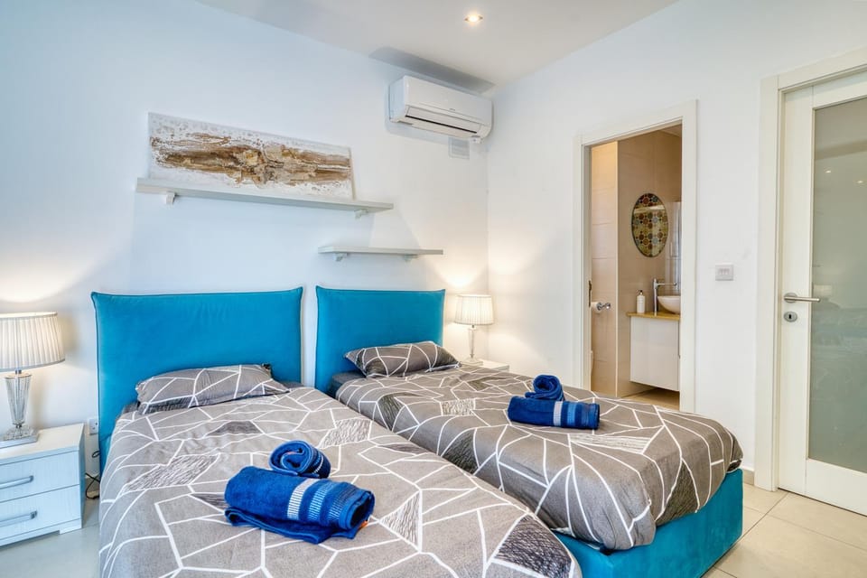 Sunset Terrace Penthouse Veccja Point St Pauls Bay Apartment in Saint Paul's Bay