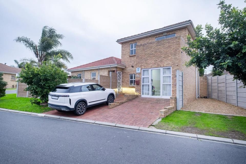Property building, Street view, Parking