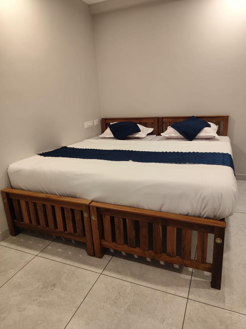 AIDAN RESIDENCY - AC Premium Rooms Hotel in Kochi