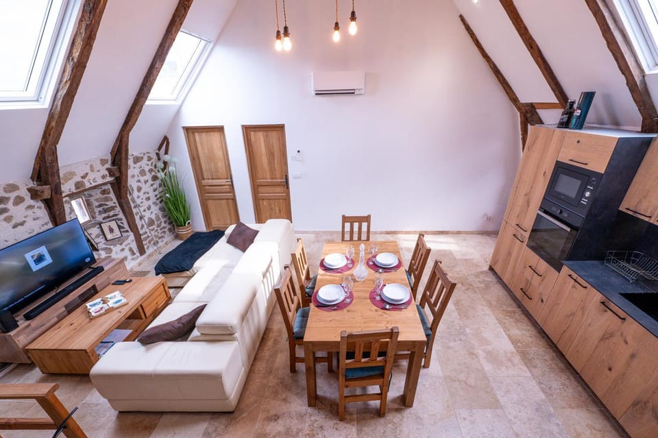 TV and multimedia, Kitchen or kitchenette, Living room, Dining area