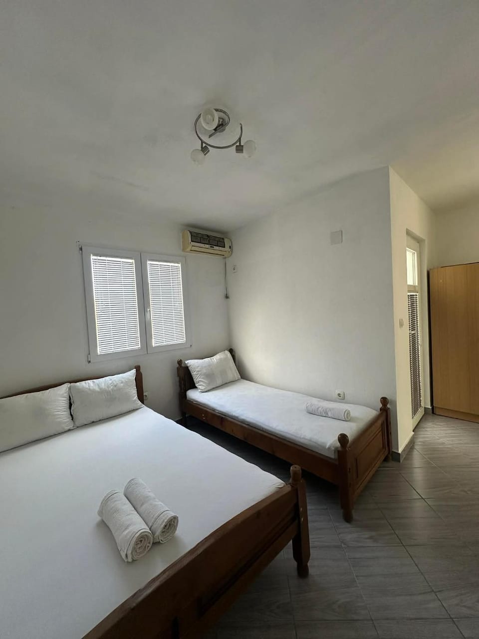 Apartmani Glory Sutomore Bed and Breakfast in Montenegro