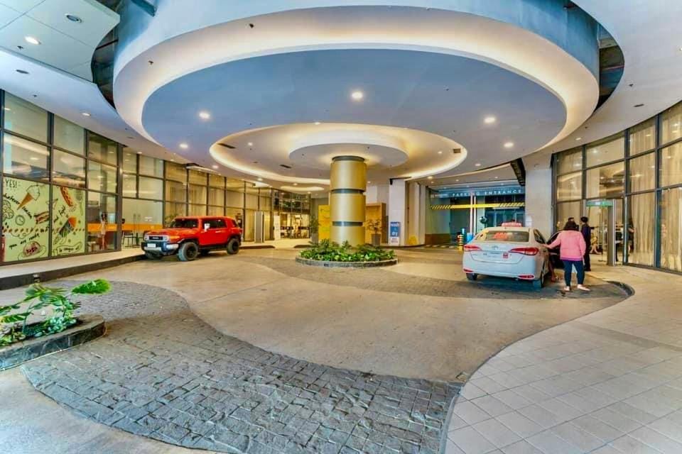 Horizon 101 Corner One Bedroom With Balcony Apartment in Lapu-Lapu City