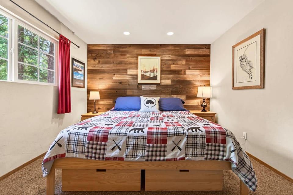 The Rustic Pine 2BDR Cabin Cabin in Lake Tahoe