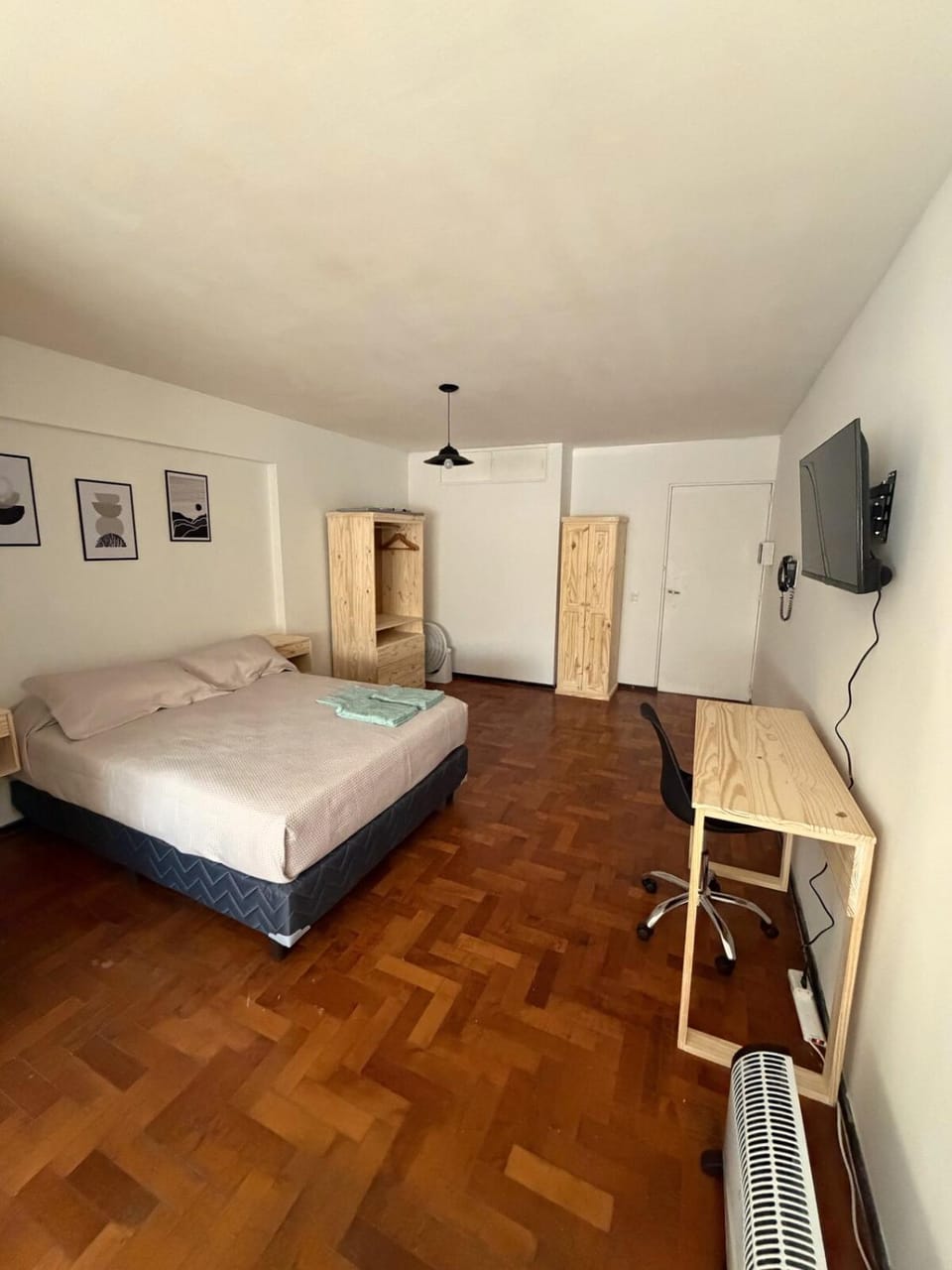 Photo of the whole room