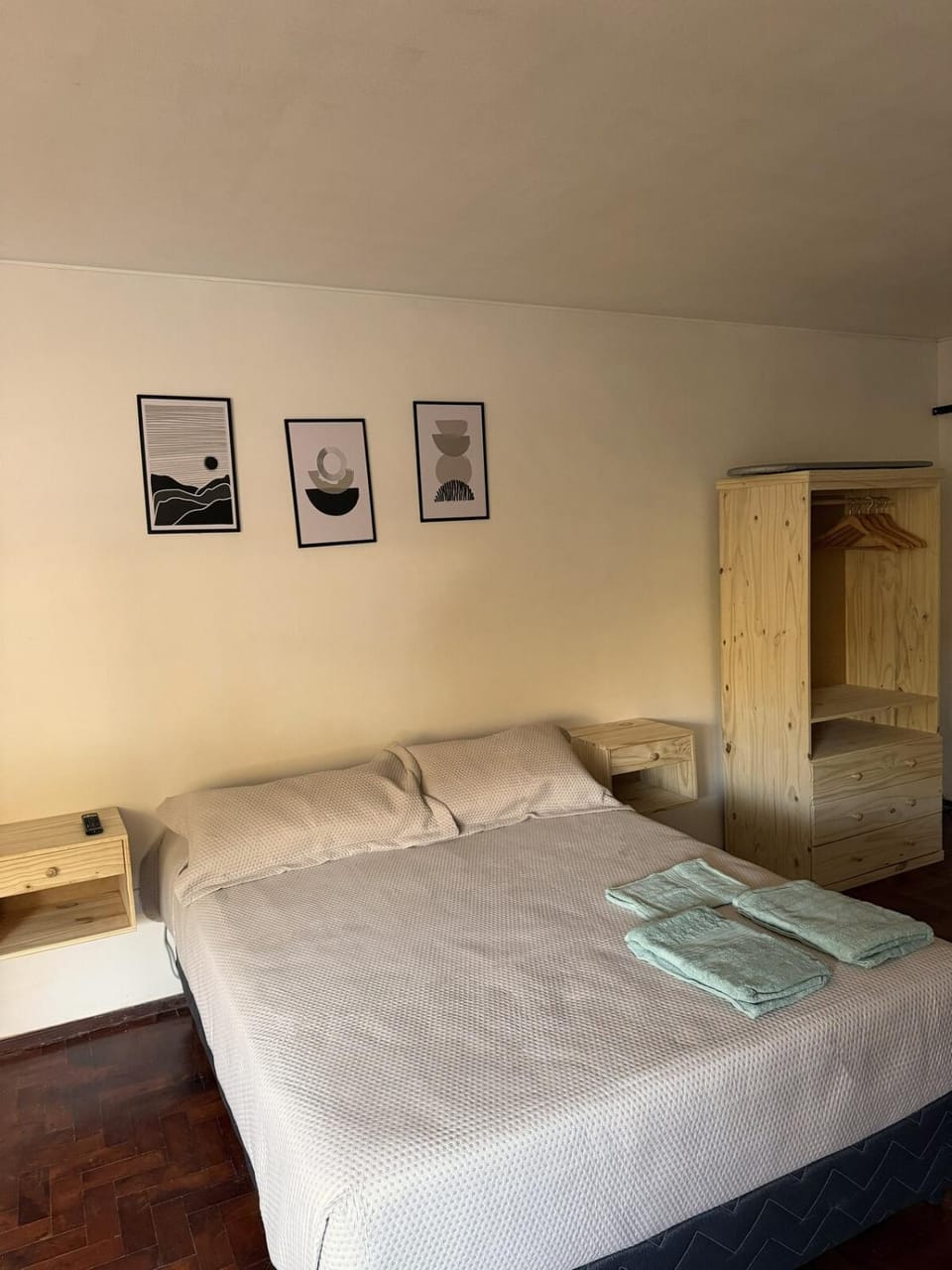 Bed, Photo of the whole room