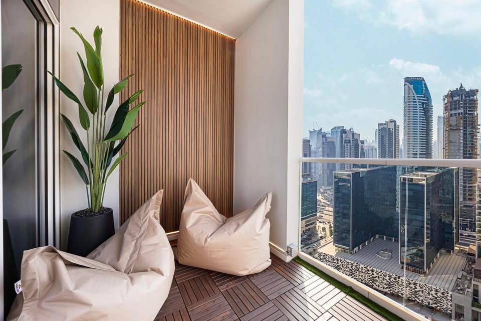 Day, Balcony/Terrace, Seating area, City view