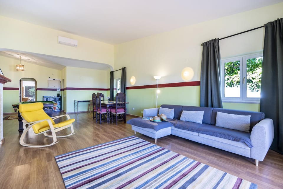 Communal lounge/ TV room, Living room