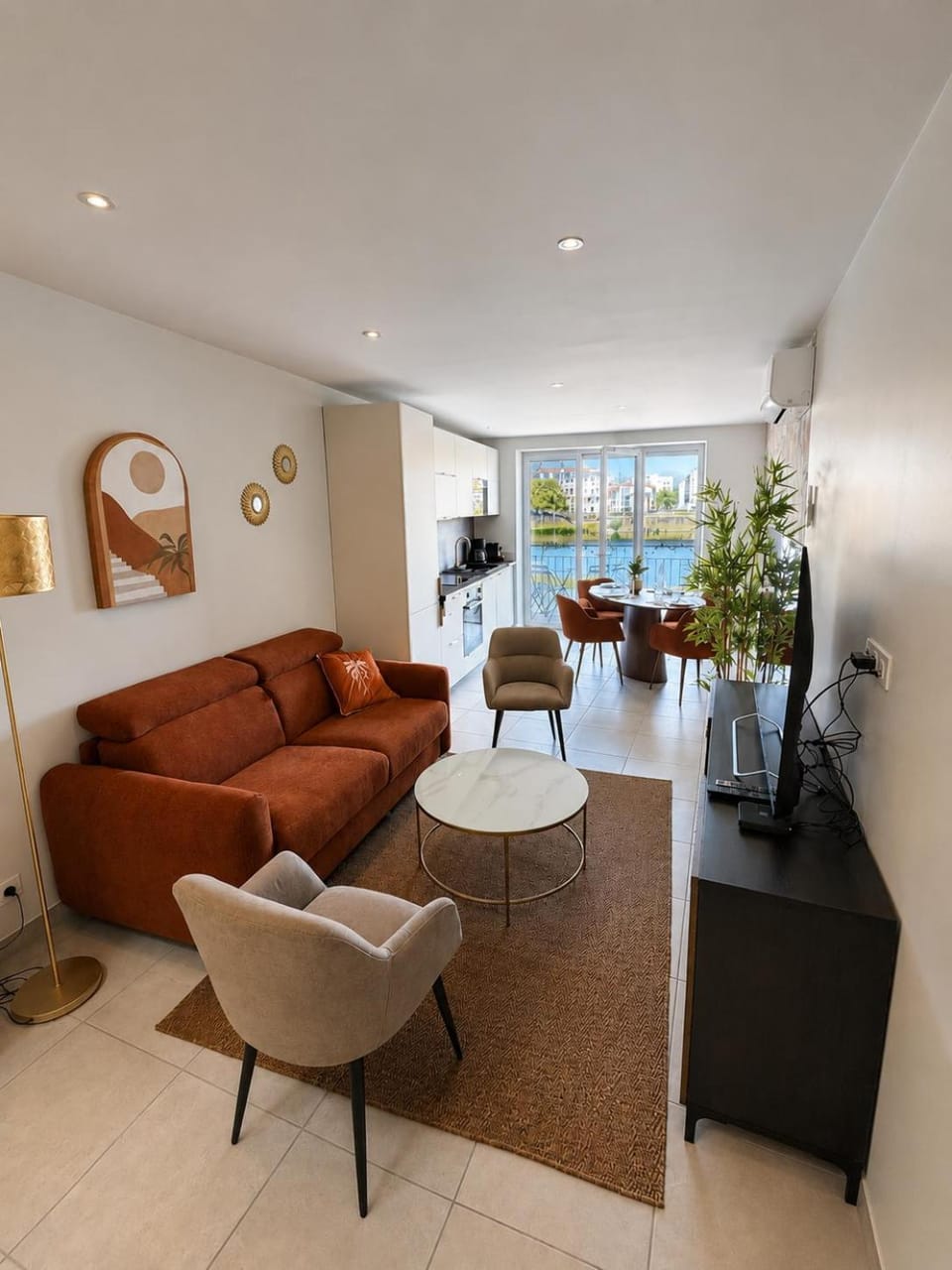 Living room, Seating area