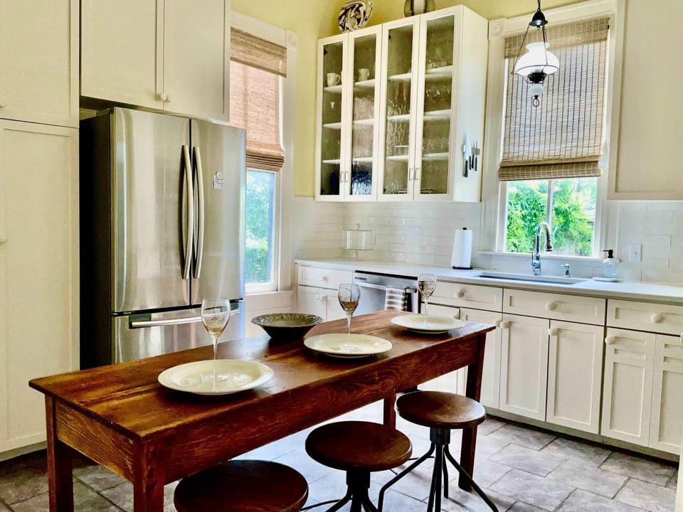 The Winnie Victorian 2BDR House in Texas City