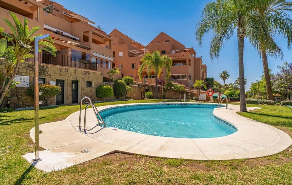 Casa Lila: Sunny 2bed in Marbella Apartment in Marbella