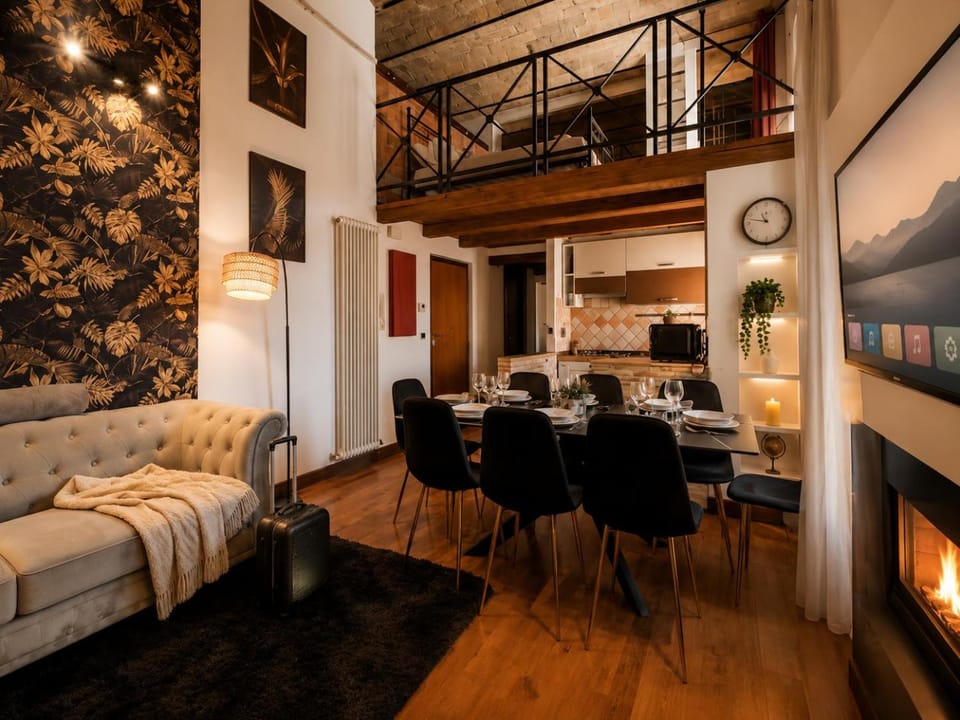 Kitchen or kitchenette, Living room, Dining area