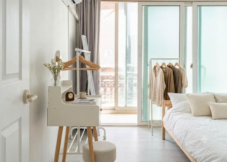 1 Min to Naebang Station Bag drop Flat walk Central Seoul Apartment in Seoul