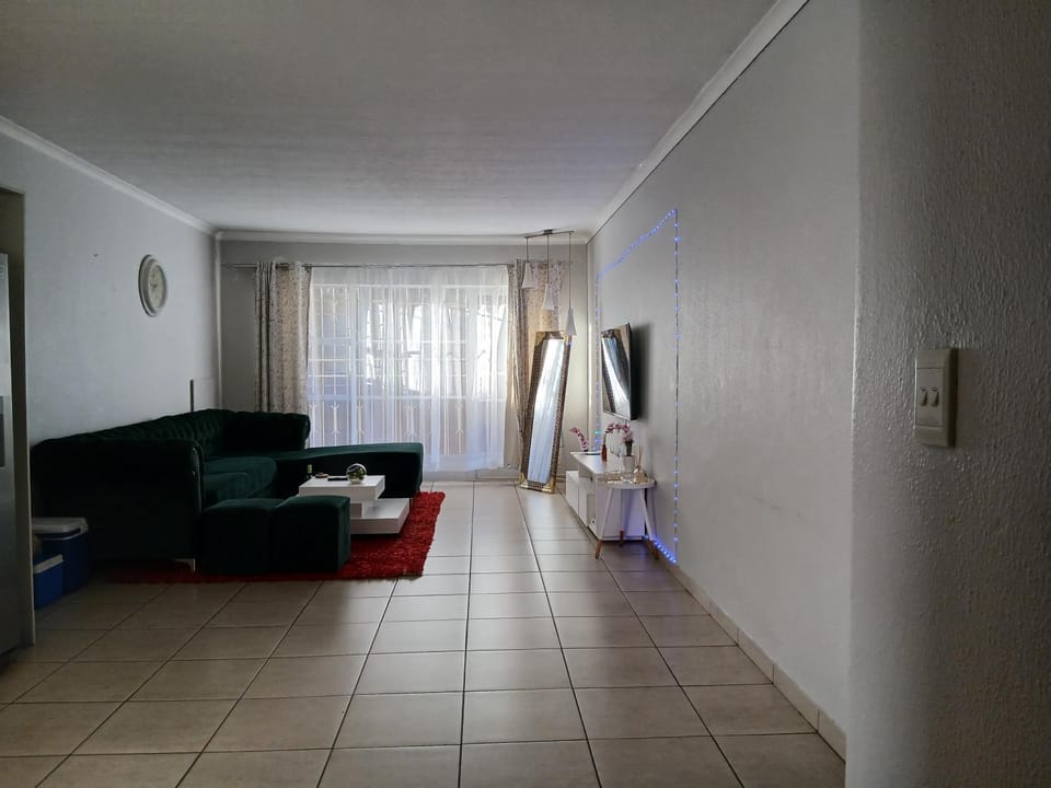 TV and multimedia, Living room, Photo of the whole room, Seating area