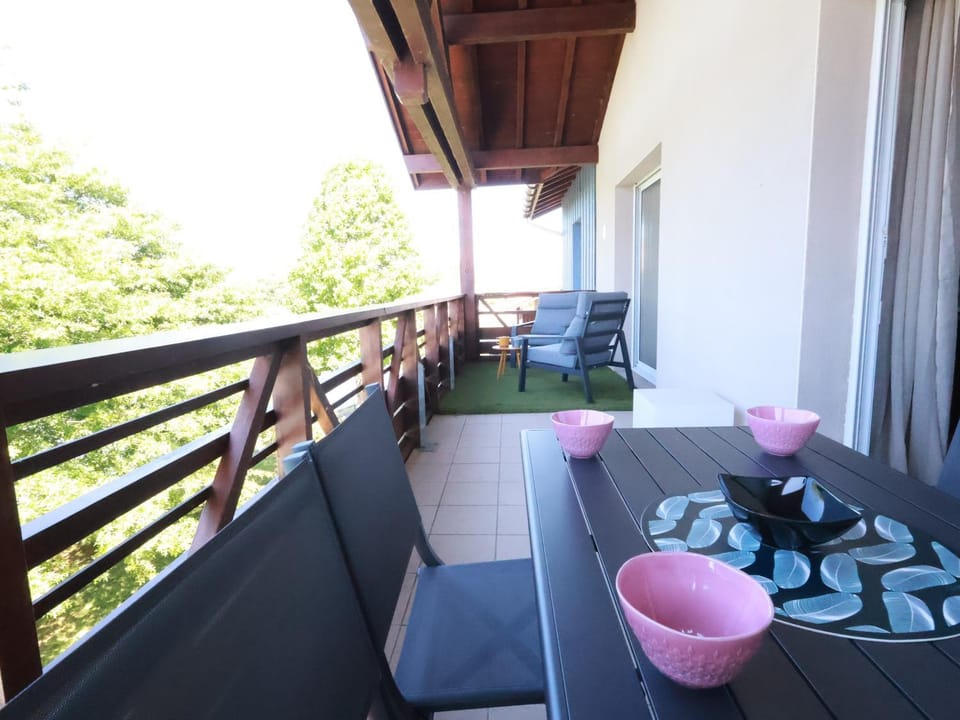Patio, Day, View (from property/room), Balcony/Terrace, Dining area