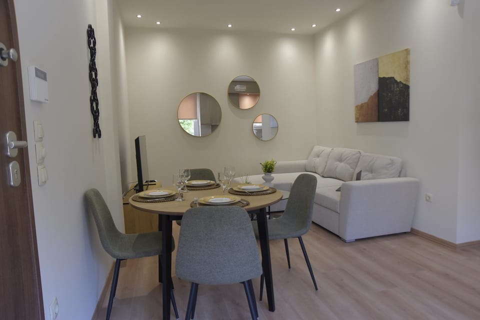 Living room, Seating area, Dining area