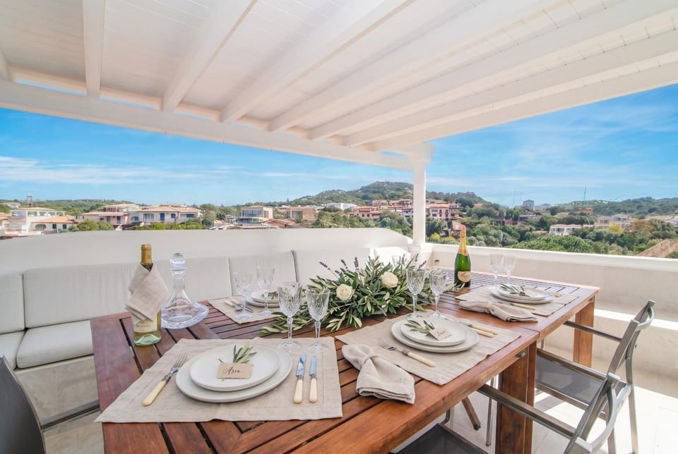 Property building, Balcony/Terrace, Balcony/Terrace