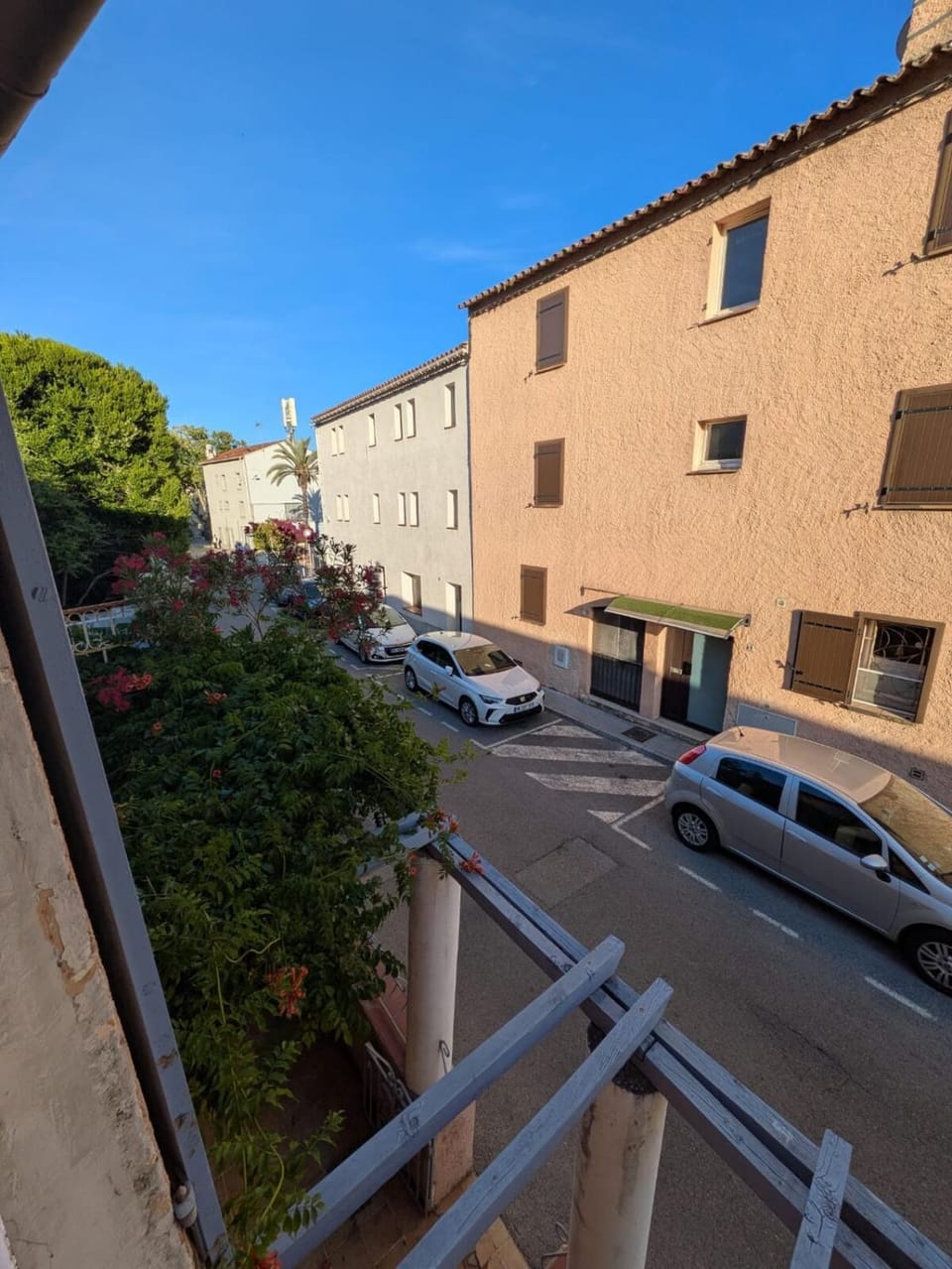 Day, Neighbourhood, Street view