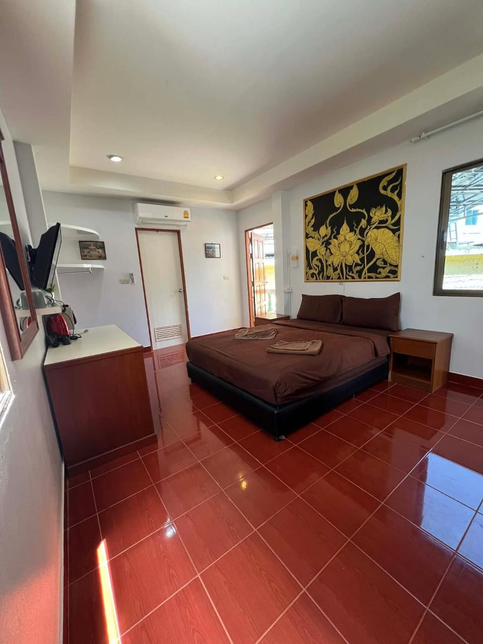 Bed, Photo of the whole room, Bedroom, air conditioner
