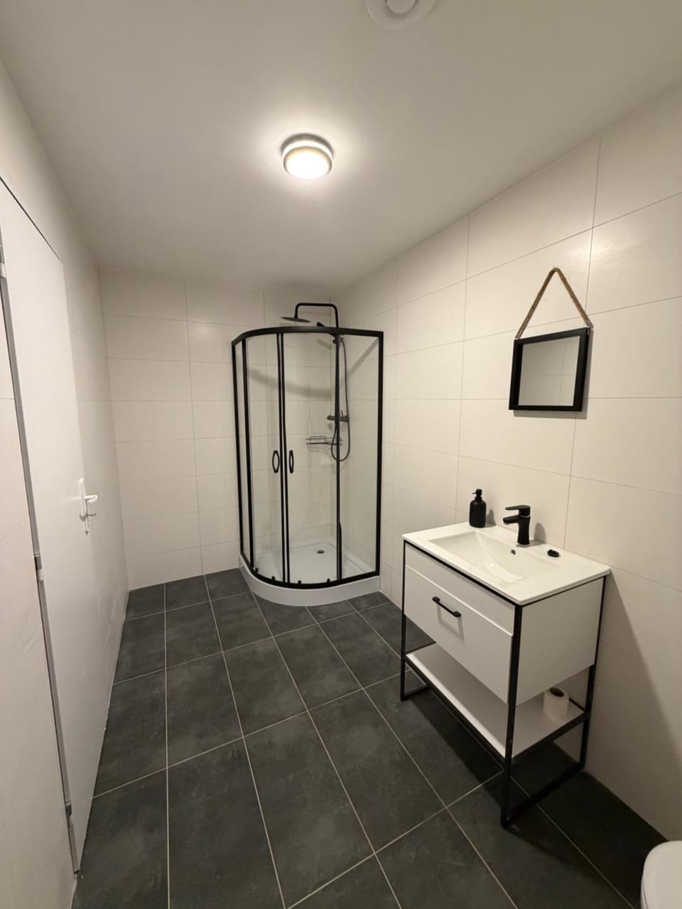 Dvojlôžková izba v centre Sniny s vlastnou kúpeľňou Apartment in Slovakia