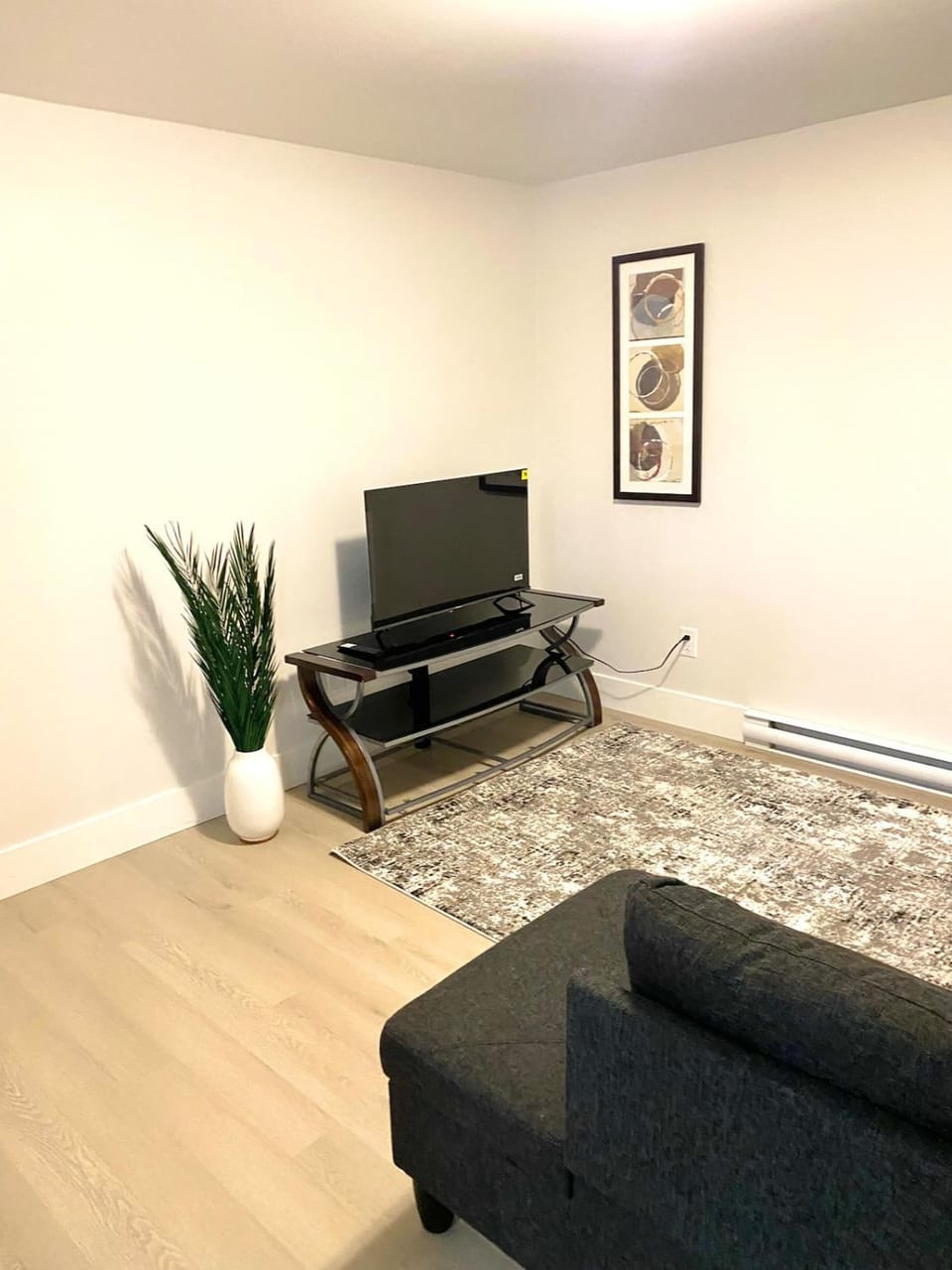 1 bedroom apartment in basement close to Airport Apartment in Dieppe