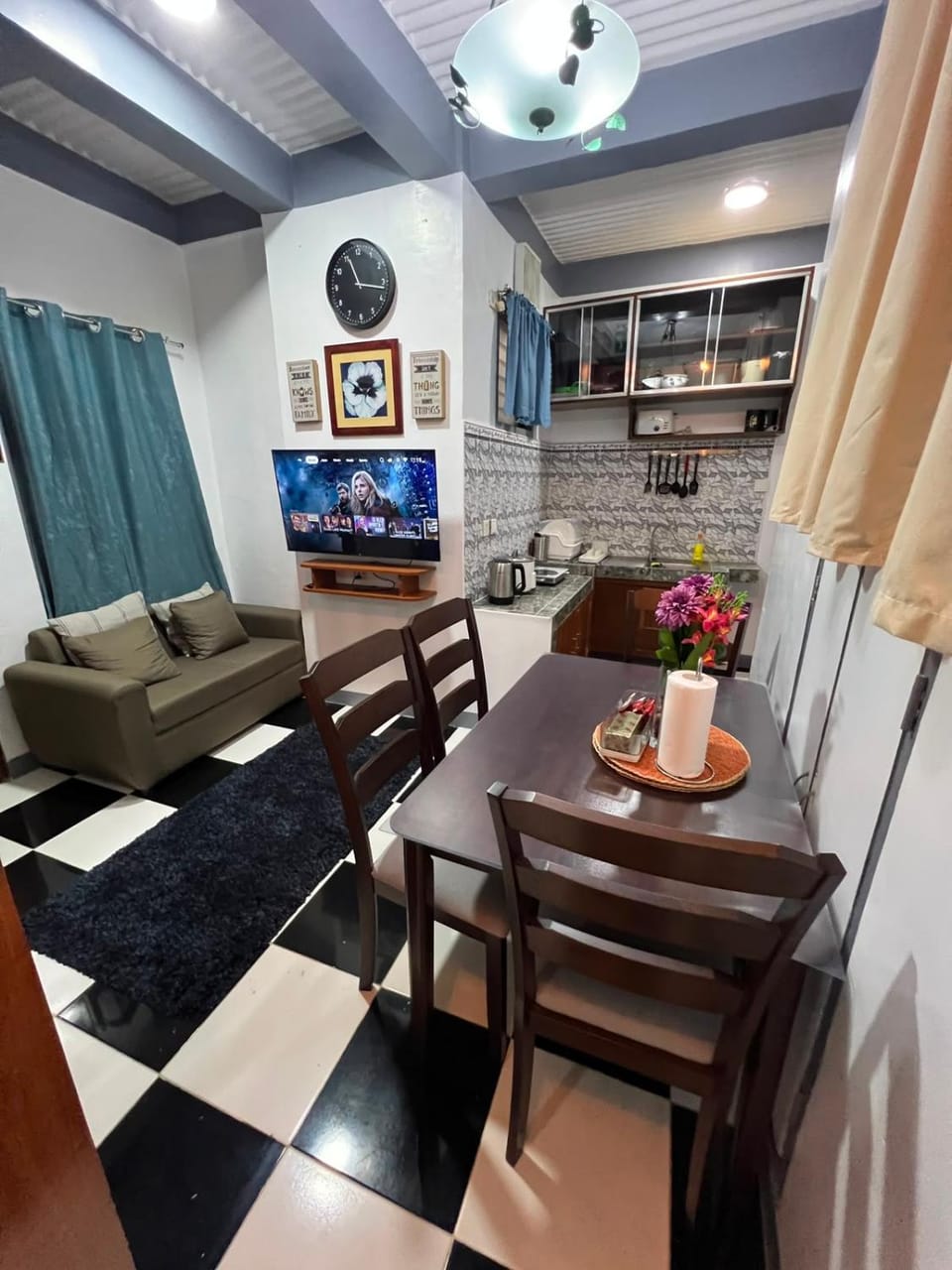 TV and multimedia, Kitchen or kitchenette, Living room, Dining area