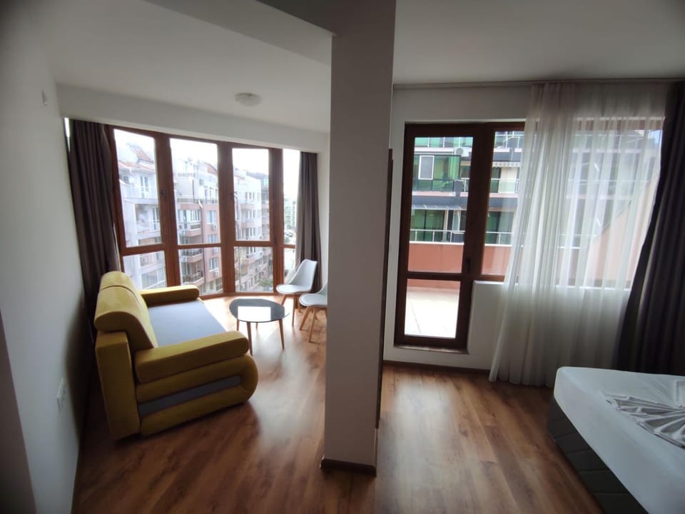 Luxury Apartments in MB Apartment in Pomorie