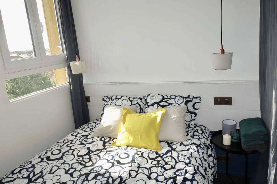 Bed, Bedroom