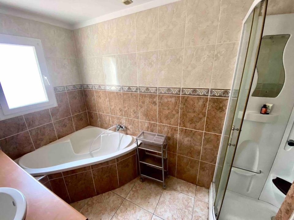 Large Family Chalet Mountain Views House in Occitanie
