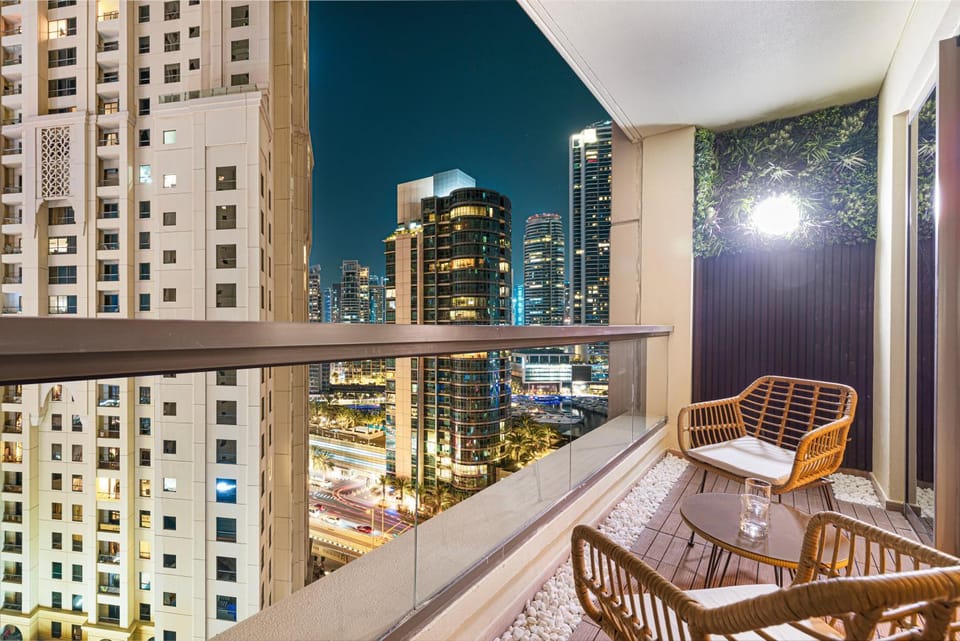 Studio Elegance, Wide Balcony, JBR Views Apartment in Dubai
