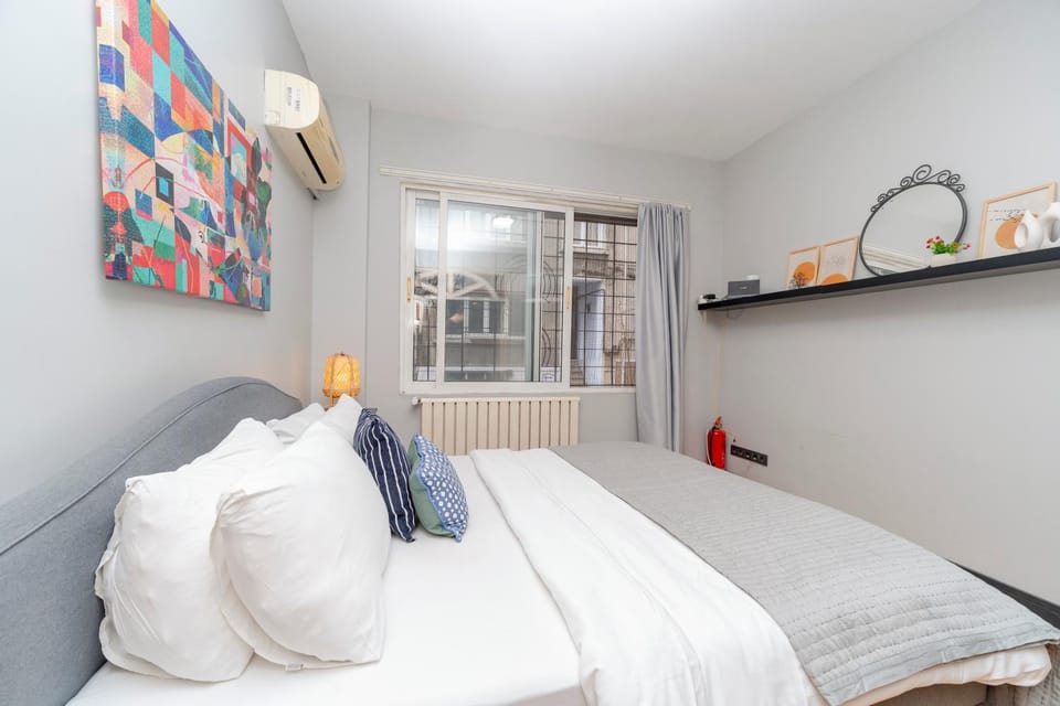 Private House with Terrace - 4 Rooms - 2 Bathrooms - Central Location Apartment in Istanbul