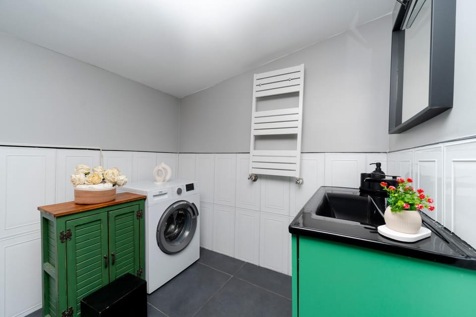 Private House with Terrace - 4 Rooms - 2 Bathrooms - Central Location Apartment in Istanbul