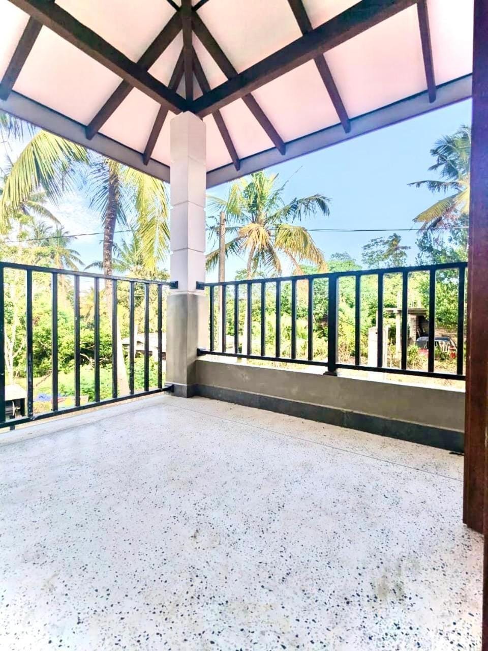 Modern 3BR Tropical Villa near Kabalana Surf Villa in Ahangama