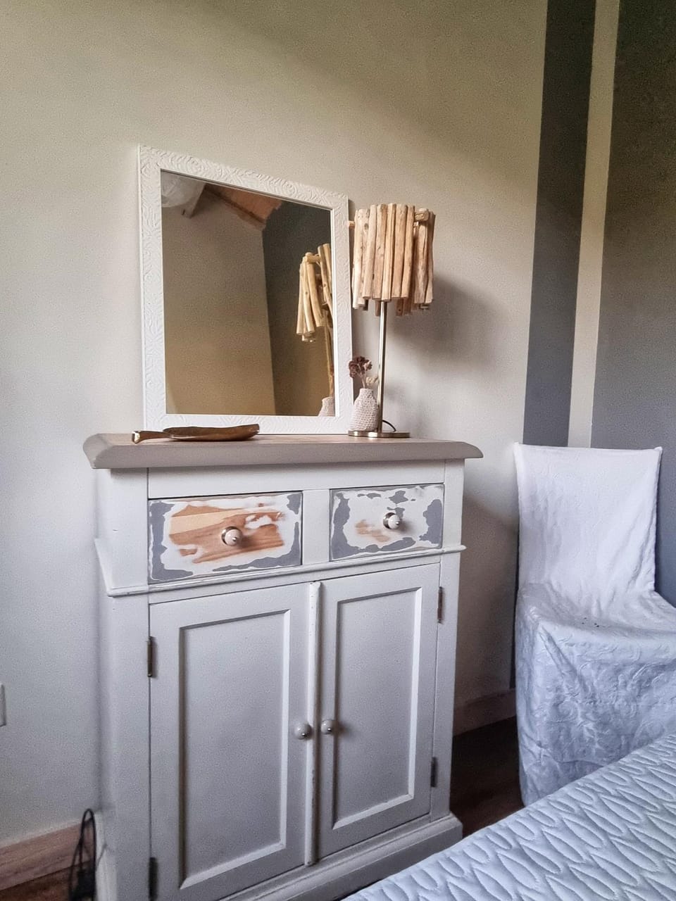 Bedroom, wardrobe