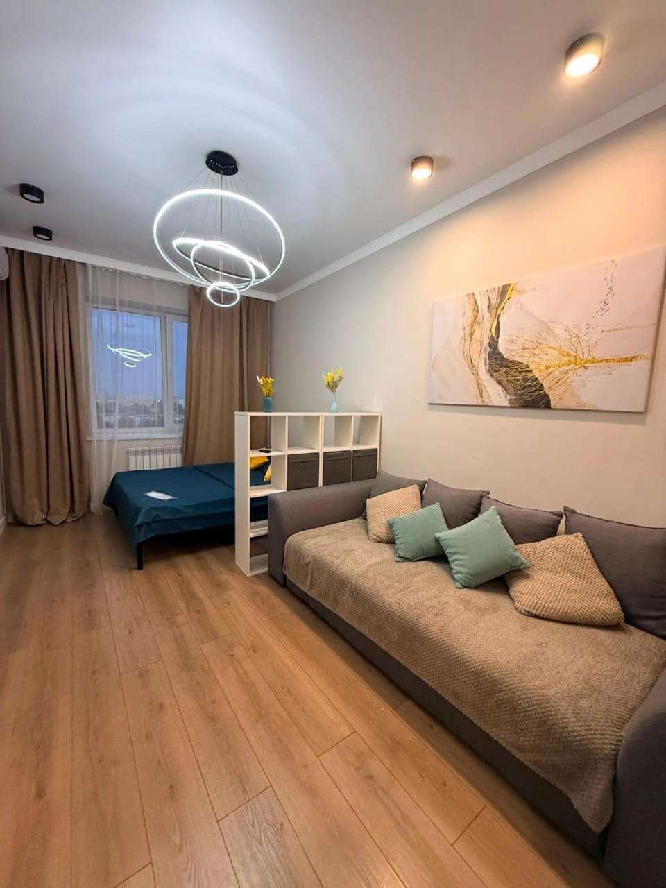 Bed, TV and multimedia, Living room