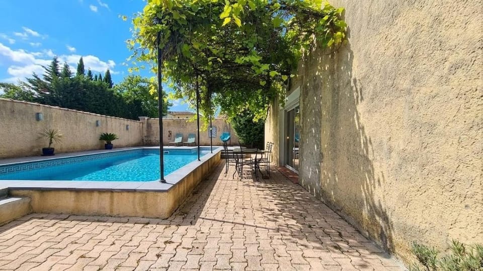 La Santoline - Provençal break with pool House in Le Thor