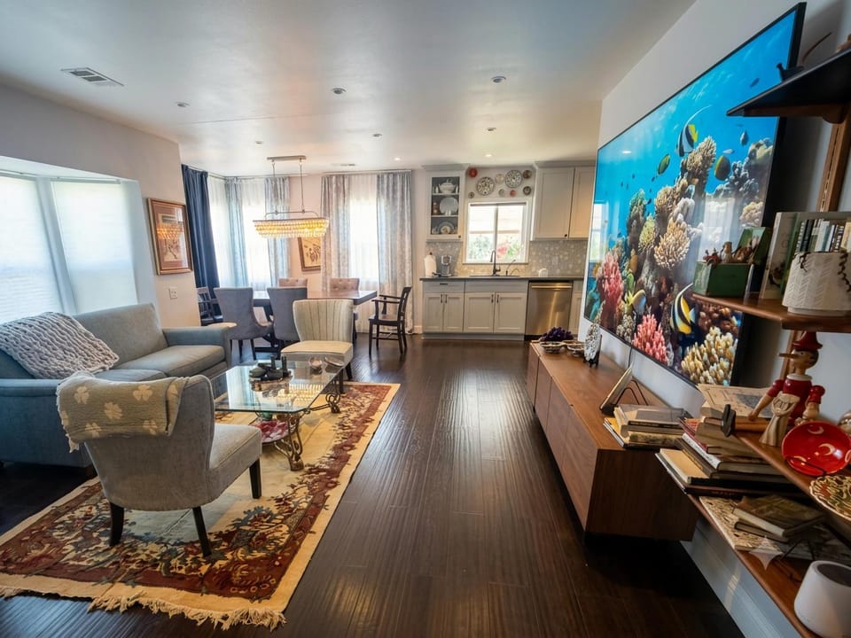 Living room, Dining area